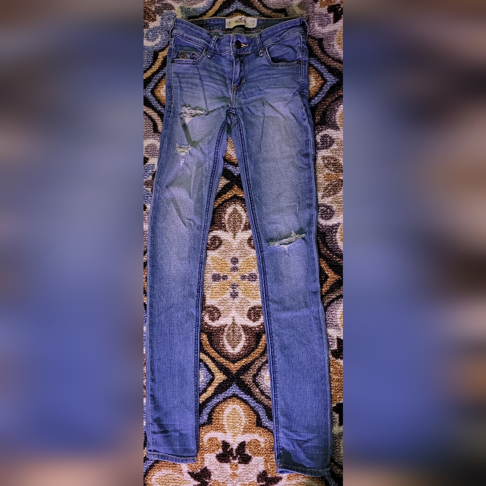 Hollister 00